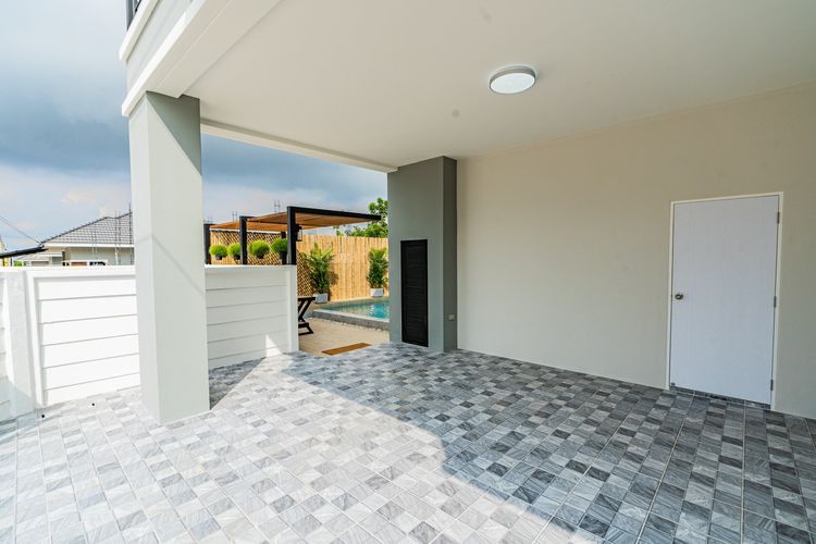 ภาพแบบบ้าน-บ้านเดี่ยว 2 ชั้น พร้อมสระว่ายน้ำ บ้านพร้อมเฟอร์นิเจอร์