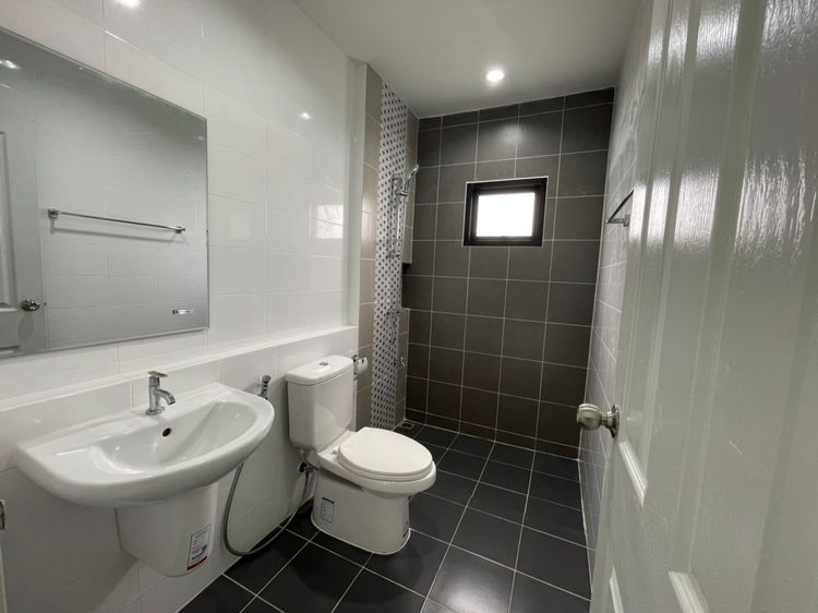 ภาพแบบบ้าน-ทาวน์โฮมสองชั้นหน้ากว้าง 6 เมตร (หลังหัวมุม)