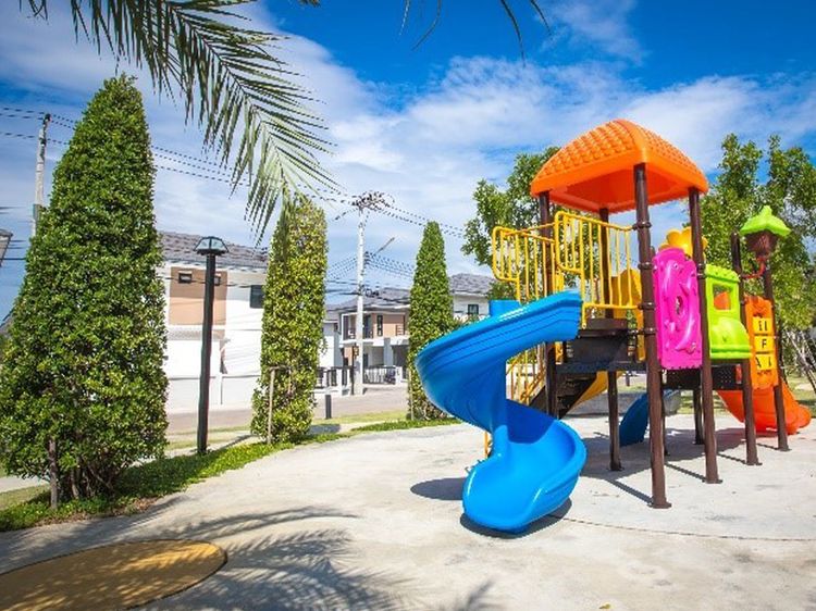 ภาพแบบบ้าน-ทาวน์โฮมสองชั้นหน้ากว้าง 4 เมตร (หลังหัวมุม)