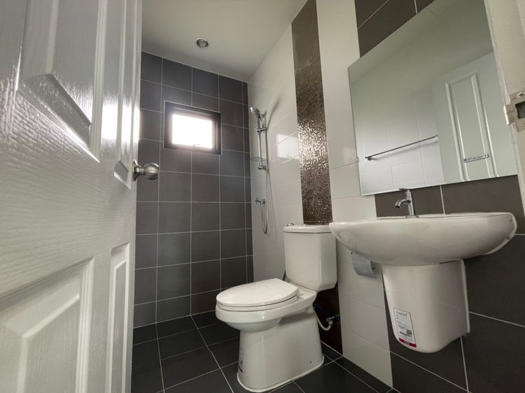 ภาพแบบบ้าน-ทาวน์โฮมสองชั้นหน้ากว้าง 6 เมตร (หลังหัวมุม)