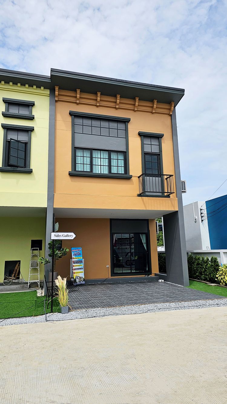 ภาพแบบบ้าน-ทาวน์โฮม 2 ชั้น หน้ากว้าง 5.7 เมตร