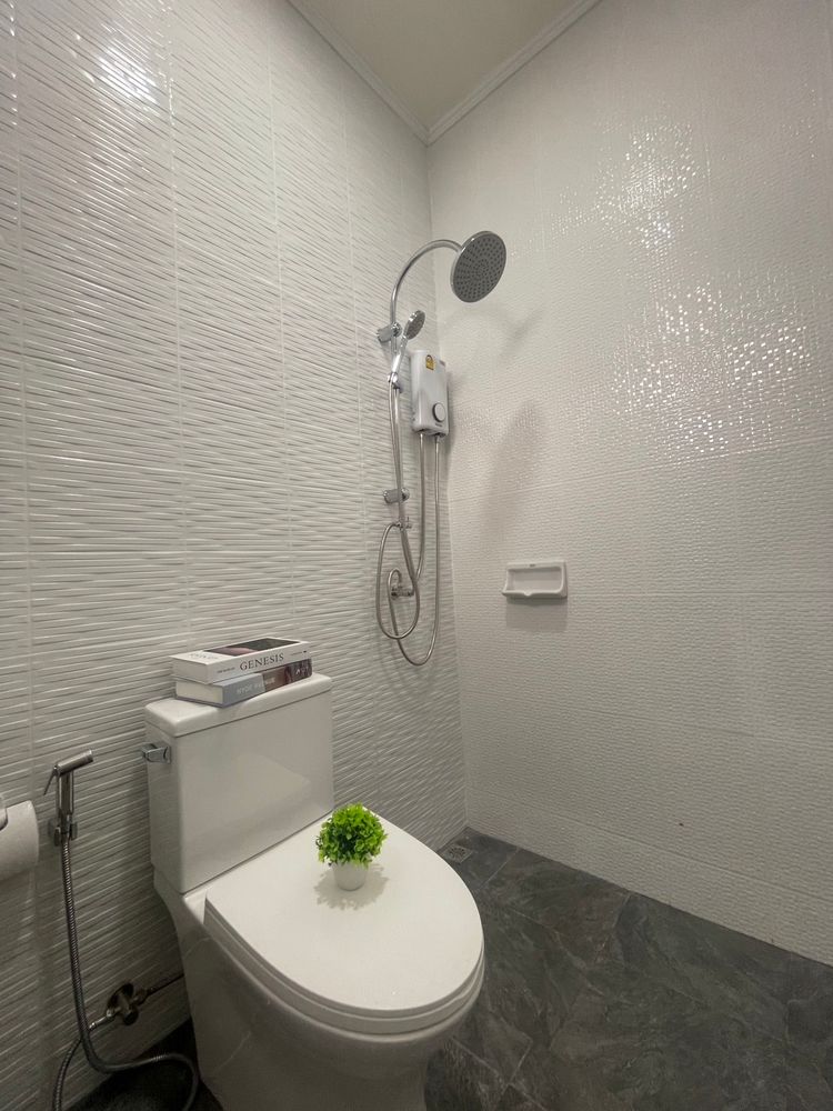 ภาพแบบบ้าน-หลังสุดท้าย! เฟอร์ครบ บ้านเดี่ยวสร้างใหม่ใจกลางเมืองตระการพืชผล หลังห้างโลตัส ทำเลเกรด A