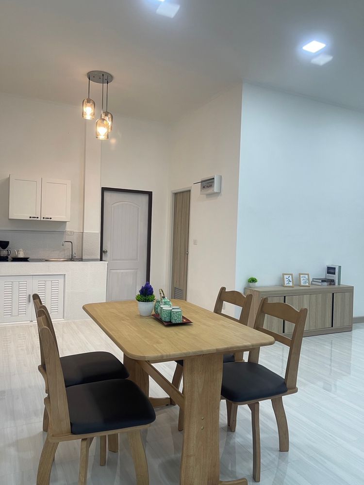 ภาพแบบบ้าน-หลังสุดท้าย! เฟอร์ครบ บ้านเดี่ยวสร้างใหม่ใจกลางเมืองตระการพืชผล หลังห้างโลตัส ทำเลเกรด A