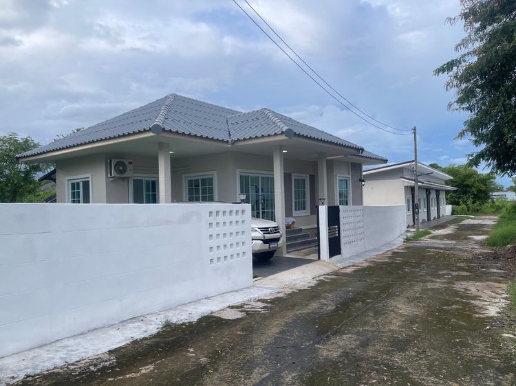 ภาพแบบบ้าน-หลังสุดท้าย! เฟอร์ครบ บ้านเดี่ยวสร้างใหม่ใจกลางเมืองตระการพืชผล หลังห้างโลตัส ทำเลเกรด A