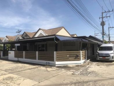 ขายบ้านแฝด 1 ชั้น ในโครงการนาราวิลล์ บ้านริมน้ำ ราคา 2.55 ล้านบาท ในอำเภอพานทอง