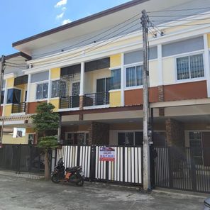 ขายทาวน์เฮ้าส์ 2 ชั้น ในโครงการ ทวีทรัพย์ ราคา 2 ล้านบาท ในอำเภอเมืองพิษณุโลก