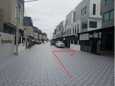 ขายทาวน์เฮาส์ 3 ชั้น ในโครงการบ้านอุ่นไอรัก เวโรน่า ราคา 9.00 ล้านบาท ในอำเภอเมืองชลบุรี