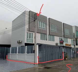 ขายทาวน์เฮาส์ 3 ชั้น ในโครงการบ้านอุ่นไอรัก เวโรน่า ราคา 8.20 ล้านบาท ในอำเภอเมืองชลบุรี