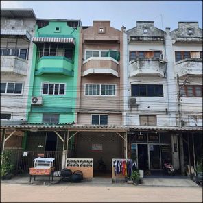 ขายอาคารพาณิชย์ 3 ชั้น ในโครงการฉัตรแก้ว ราคา 1.75 ล้านบาท ในอำเภอเมืองพิษณุโลก