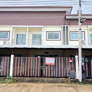 ขายทาวน์เฮ้าส์ 2 ชั้น ในโครงการแม่ธรณีทองอินโดจีน ราคา 1.8 ล้านบาท ในอำเภอเมืองพิษณุโลก พิษณุโลก-เด่นชัย