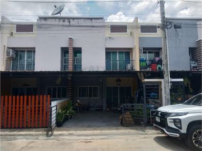 ขายทาวน์เฮ้าส์ 2ชั้น ราคา 1.99 ล้านบาท ในโครงการแกรนด์เซ็นทรัลพาร์ค 3 ในอำเภอบ้านบึง