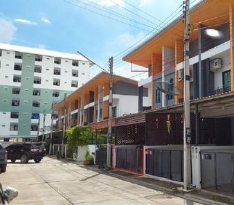 ขายทาวน์เฮาส์ 2 ชั้น ในโครงการนิรันดร (มาบสามเกลียว-อมตะนคร เฟส 6) ราคา 2.26 ล้านบาท ในอำเภอเมืองชลบุรี