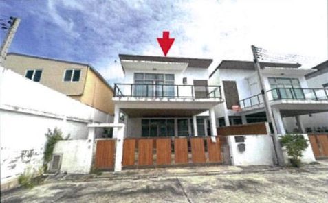 ขายบ้านแฝด 2 ชั้น ราคา 4.70 ล้านบาท ในโครงการอุ่นไอรัก พลูวิลล่า ในอำเภอเมืองชลบุรี