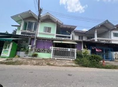 ขายบ้านแฝด 2 ชั้น ราคา 1.59 ล้านบาท ในโครงการทิพย์วาริน ในอำเภอสัตหีบ