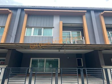 ขายทาวน์เฮ้าส์ 2 ชั้น ในโครงการ แสนสิริ ราคา 1.8 ล้านบาท ในอำเภอเมืองพิษณุโลก