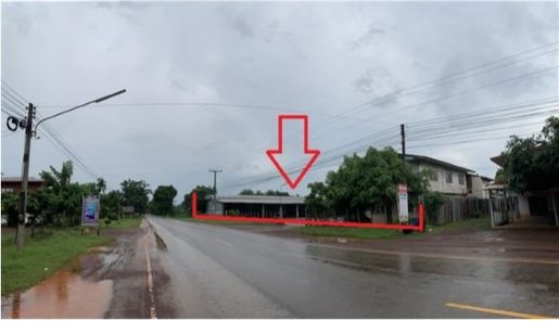 ขายบ้านครึ่งตึกครึ่งไม้ อาคารโกดัง และลานคอนกรีต ราคา 10 ล้านบาท  ในอำเภอบ้านดุง