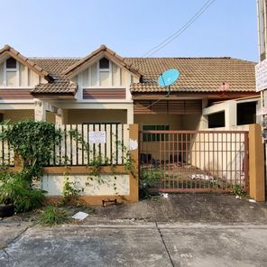 ขายทาวน์เฮ้าส์ 1 ชั้น หมู่บ้านเซนสิริทาวน์ ราคา 1.2 ล้านบาท ในอำเภอนิคมพัฒนา