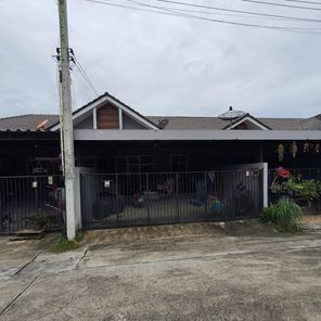 ขายทาวน์เฮ้าส์ 1ชั้น ในโครงการอนานคร 9 ราคา 1.35ล้านบาท ในอำเภอนิคมพัฒนา