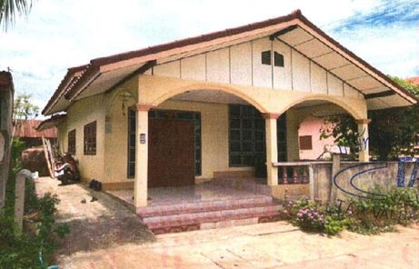 ขายบ้านเดี่ยว 1 ชั้น ในโครงการบ้านกลางน้อย ราคา 560,000 บาท ในอำเภอบ้านผือ