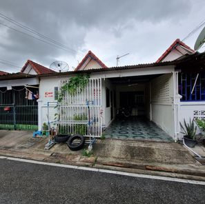 ขายทาวน์เฮาส์ 1 ชั้น ในโครงการรุ่งอรุณ นิเวศน์ ราคา 625,000 บาท ในอำเภอเมืองระยอง