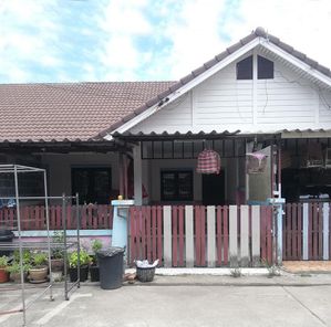 ขายทาวน์เฮ้าส์ 1 ชั้น ในโครงการเซ็นทรัลพาร์ค ราคา 6.25 แสนบาท ในอำเภอนิคมพัฒนา