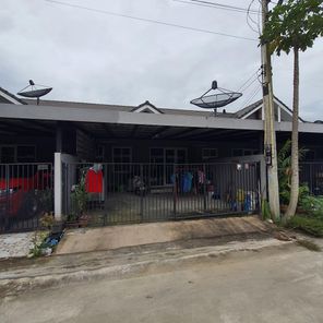 ขายทาวน์เฮ้าส์ 1 ชั้น หมู่บ้านอนานคร 9  ราคา 1.4 ล้านบาท ในอำเภอนิคมพัฒนา