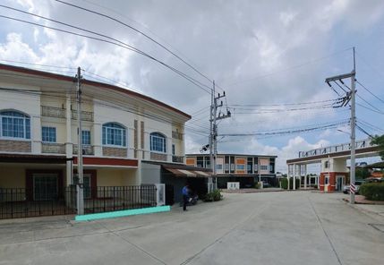 ขายทาวน์เฮ้าส์ 2ชั้น ในโครงการภูฟ้า เดอ วิลล์ ราคา 2.30ล้านบาท ในอำเภอบ้านฉาง