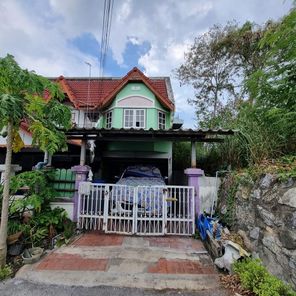 ขายทาวน์เฮ้าส์ 2 ชั้น ในโครงการร่มสุข 8 ราคา 1.345 ล้านบาท ในอำเภอบ้านฉาง