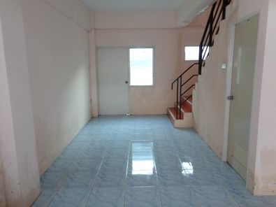 ขายอาคารพาณิชย์ 3 ชั้น ในโครงการทรัพย์ร่มเย็นคอนโดวิว ราคา 3.80 ล้านบาท ในอำเภอศรีราชา