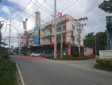 ขายอาคารพาณิชย์ 3ชั้น ในโครงการสิริศาสันติคามพัทยา ราคา 3.70ล้านบาท ในอำเภอบางละมุง