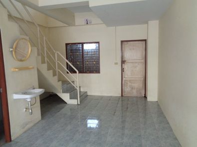 ขายอาคารพาณิชย์ 2 ชั้น ในโครงการทรัพย์อนันต์เพลส ราคา 5.70 ล้านบาท ในอำเภอศรีราชา