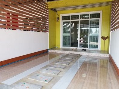 ขายอาคารพาณิชย์ 1 ชั้น ในโครงการเพชรลดา ราคา 1.05 ล้านบาท ในอำเภอปราณบุรี