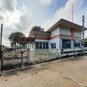 ขายบ้านแฝด 1 ชั้น ในโครงการซาลอนแลนด์มาร์ค ราคา 1.15 ล้านบาท ในอำเภอนิคมพัฒนา