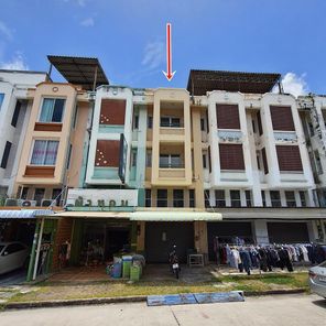 "ขายอาคารพาณิชย์ 3 ชั้น หมู่บ้านเพลินใจ 2  ราคา 2.5 ล้านบาท ในอำเภอเมืองระยอง"