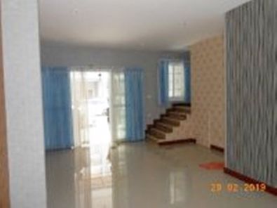 ขายทาวน์เฮาส์ 2 ชั้ีน ในโครงการอุ่นไอรัก ราคา 2.70 ล้านบาท ในอำเภอเมืองชลบุรี